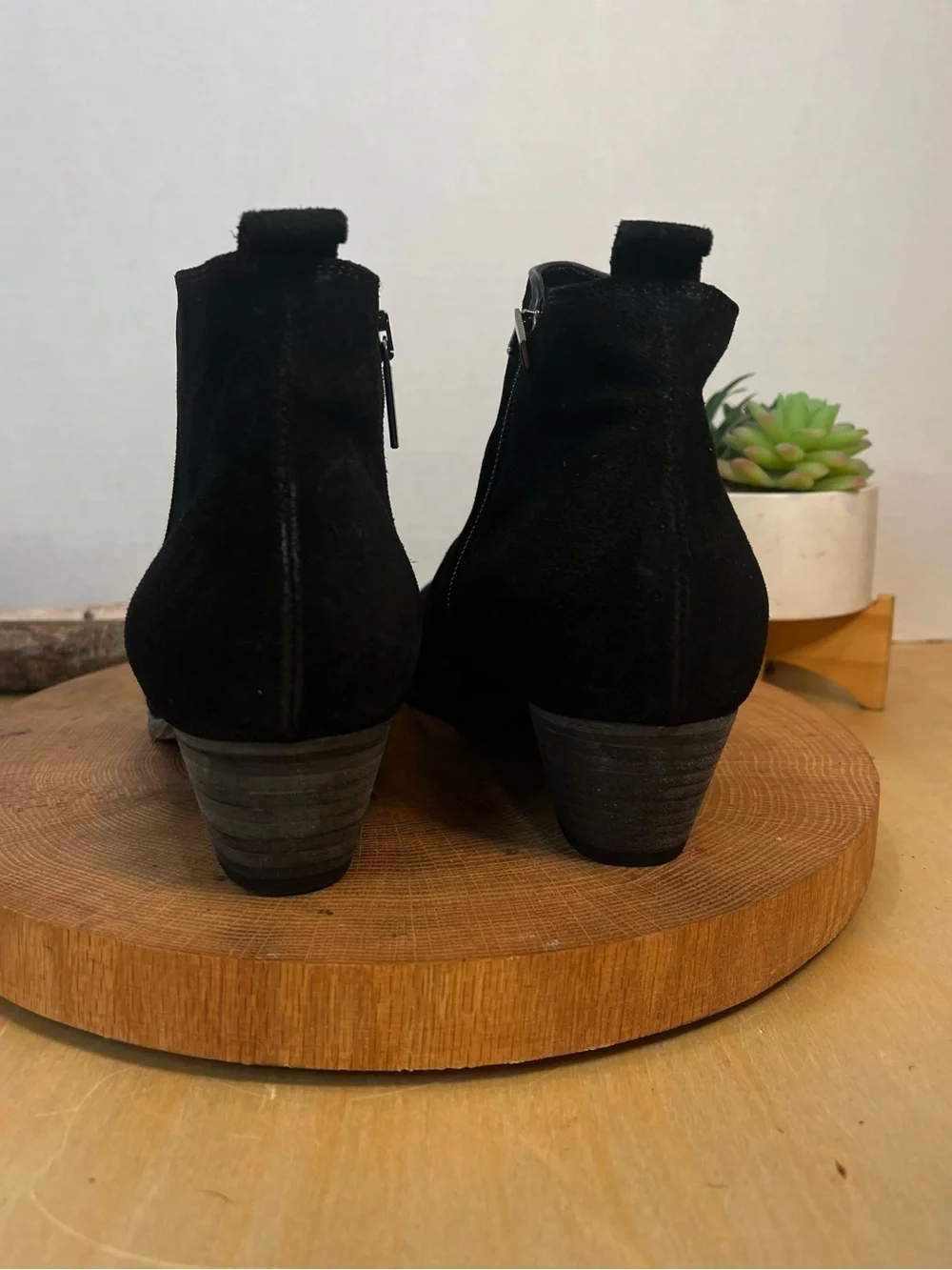 NWOB Aquatalia Marvin K Black Suede Booties Black Sole Size 9